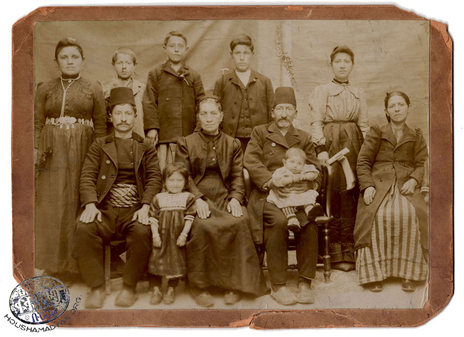 An Armenian family from the town of Harput (Source: Armenian Genocide Museum-Institute)