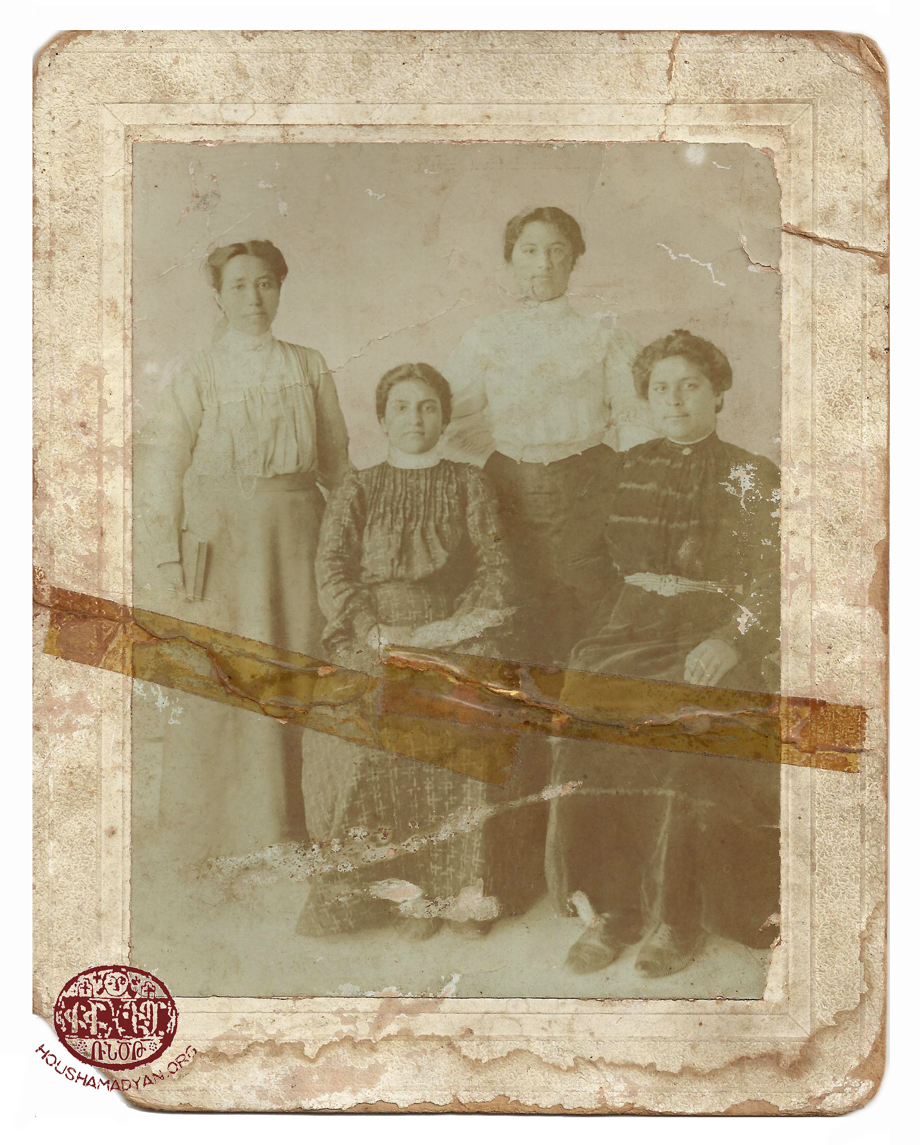Ourfa. Armenian women, 1904 or 1909