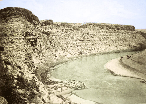 1) Եփրատ գետը Հռոմկլայի (Ռումքալէ) մօտ (Աղբիւր՝ Victor Chapot, La frontière de l’Euphrate de Pompée à la conquête arabe, Paris, 1907)