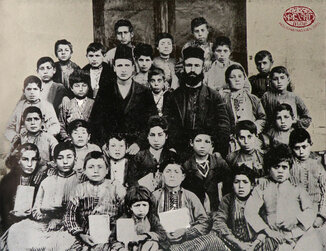Թլկատին/Խույլու (ներկայիս Քույուլու) գիւղի հայկական նախակրթարանին աշակերտները